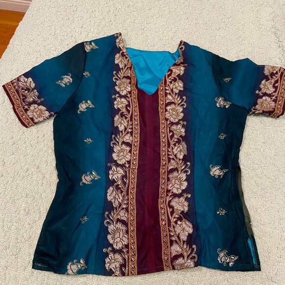 Traditional Three-Piece Saree Ensemble in Turquoise, Red, and Gold - Picture 7 of 12